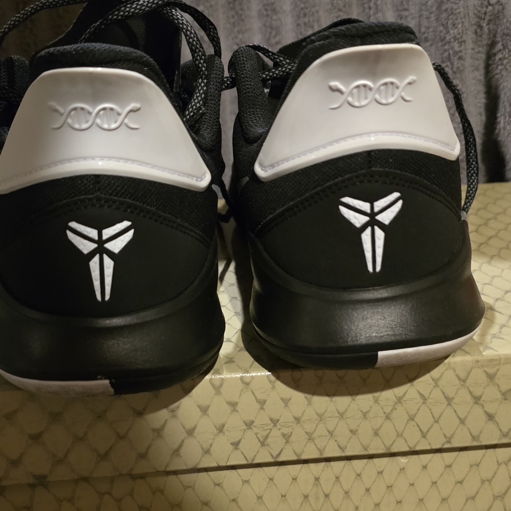 Nike Kobe AD - Picture 4 of 5